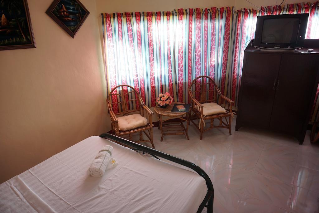 Rama International Beach Resort Botolan Room photo